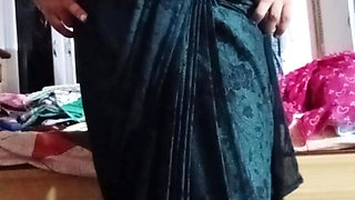 Indian Gay Crossdresser Gaurisissy Looking Hot in Black Saree