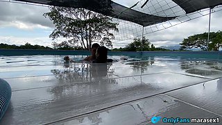 Risky Sex in a Outdoor Pool