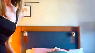 Amateur Foot Fetish Girlfriend Sucks and gives a Footjob