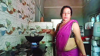 🥶Single sister-in-law has sex with delivery boy because her husband is out of India