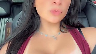Flashing Tits in the Car / Pagando Peitinhos No Carro