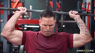 Kona Jade In Sexy Fit Gets Fucked Doggystyle In The Gym