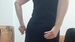 Secretary Lets Herself Be Recorded Making a Hot Video Call to Her Boss at Work