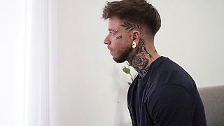 Big dick DILF Silver Steele makes FTM progeny climax hard