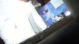 Horny fat arab housewife fingered on amateur hidden cam