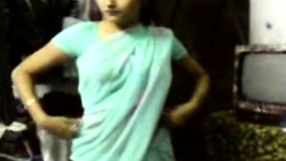 Indian Girl in Saree seducing