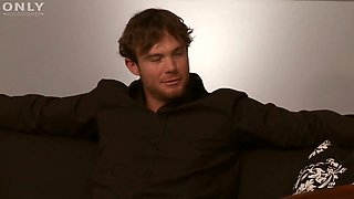 Isis Love gets a sole massage before deep dicking