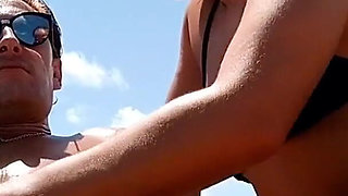 Risky blowjob on beach, so afraid