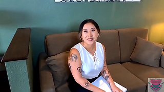 Sexy asian real estate agent bangs client
