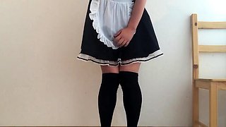 Cosplay Japanese Maid Pees in HD Homemade Video