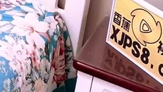 BananaStudio JDSY Sister helps her brother solve his