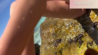 Linda Espanola Me Hace Una Paja Con Sus Pies En La Playa Y Me Corro