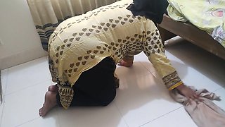 My Stepmother Got Stuck Under the Bed Then I Fuck Her Comfortably - and I Give Something Behind