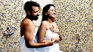 A desi couple went to a five star hotel and fuck hard in Jacujji