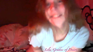 Sexy Girl Tempts on Cam