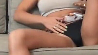 Sofia Cucci masturbates live with her fans