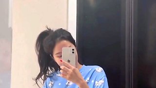 Korean Girl Show Her Tits