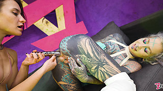Double Ended Metal Dildo Fucking with Anuskatzz