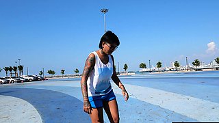 Skateboarding fail of big butt Thai MILF