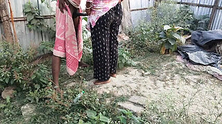 Desi Hot Bhabhi's Outdoor Sex