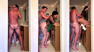 19 Year Old Starbucks Employee Gets Fucked - BTS 4K