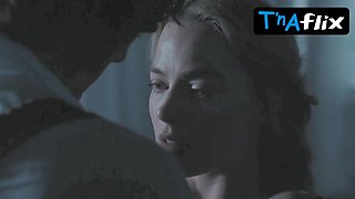 Margot Robbie Wondrous Vignette in wuthering Heights