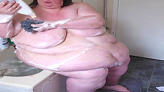 SSBBW Goddess Bathe on Bath Side