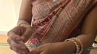 Bhabhi ko bra penty ke badle lund chusaya shop mai