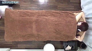 Uncensored Raw Creampie, a Beautiful and Elegant Office Lady Returns, Drawn to Hot Oil and Her Irresistible Scent