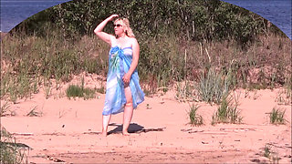 Golden Rain 61-pee in Nature