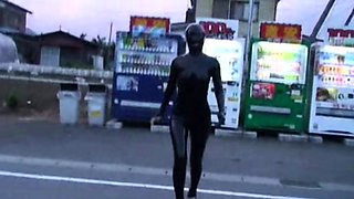 Hot muscled stud tommy defendi sizzling outdoor solo jerking