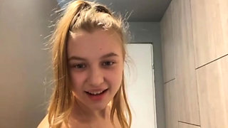 Crazy squirting with jucielussie in public gym