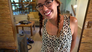 Amateur mirror blowjob with cumshot on glasses