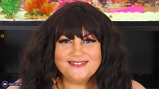 Huge Natural Tits Milf Jj Jewels With Her Big Ass Oils Up Before Playing With Her Shaved Pussy