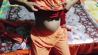 Desi Indian Bhabhi and Servant Sex video