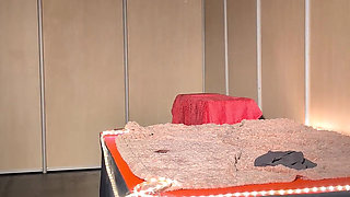 She Dildos Herself Live in Front of the Audience!