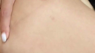 Mia's Shortz: Boss Fucks Latina During Sollicitation Jobinterview