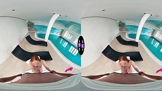 Horny Holly Molly tempts stranger at luxury motel pool - teenmegaworld