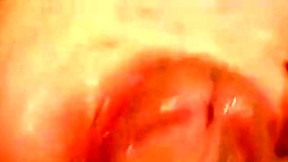 Deutsche Hahnrei-Frau teilt Dreier