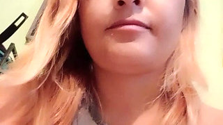 Hot single gives herself pleasure