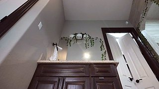 Ass and pussy toying sexy solo babe in close up masturbation