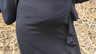 Getting naked outdoors on smoking break - hot milf with big natural breasts