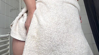 Married MILF Gets Hot and Steamy Out the Shower for Her Lover