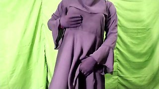 Bangladeshi housewife Indian-Girl indulges in some dirty talk and a steamy handjob