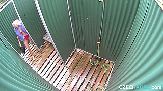 Czech Pool 37: Wet Super-model