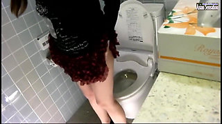 Stuck up Older Women - Toilet Masturbation Collection of 25 - Ep15