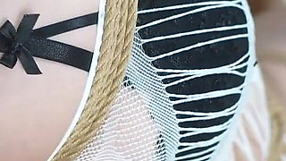 Xr32- Tie the Girl to the Cross