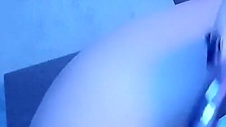 Squirting Dutch Girl.