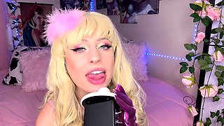 Blonde teen in solo action with her pussy