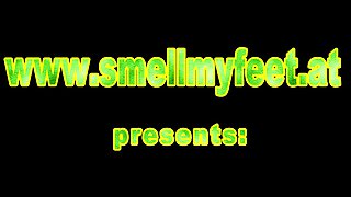 smelly feet after coming home